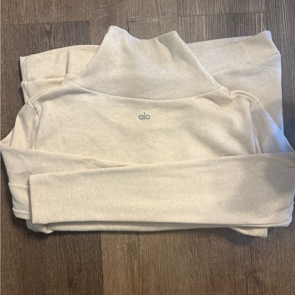 Alo Cream Pullover Sweatshirt